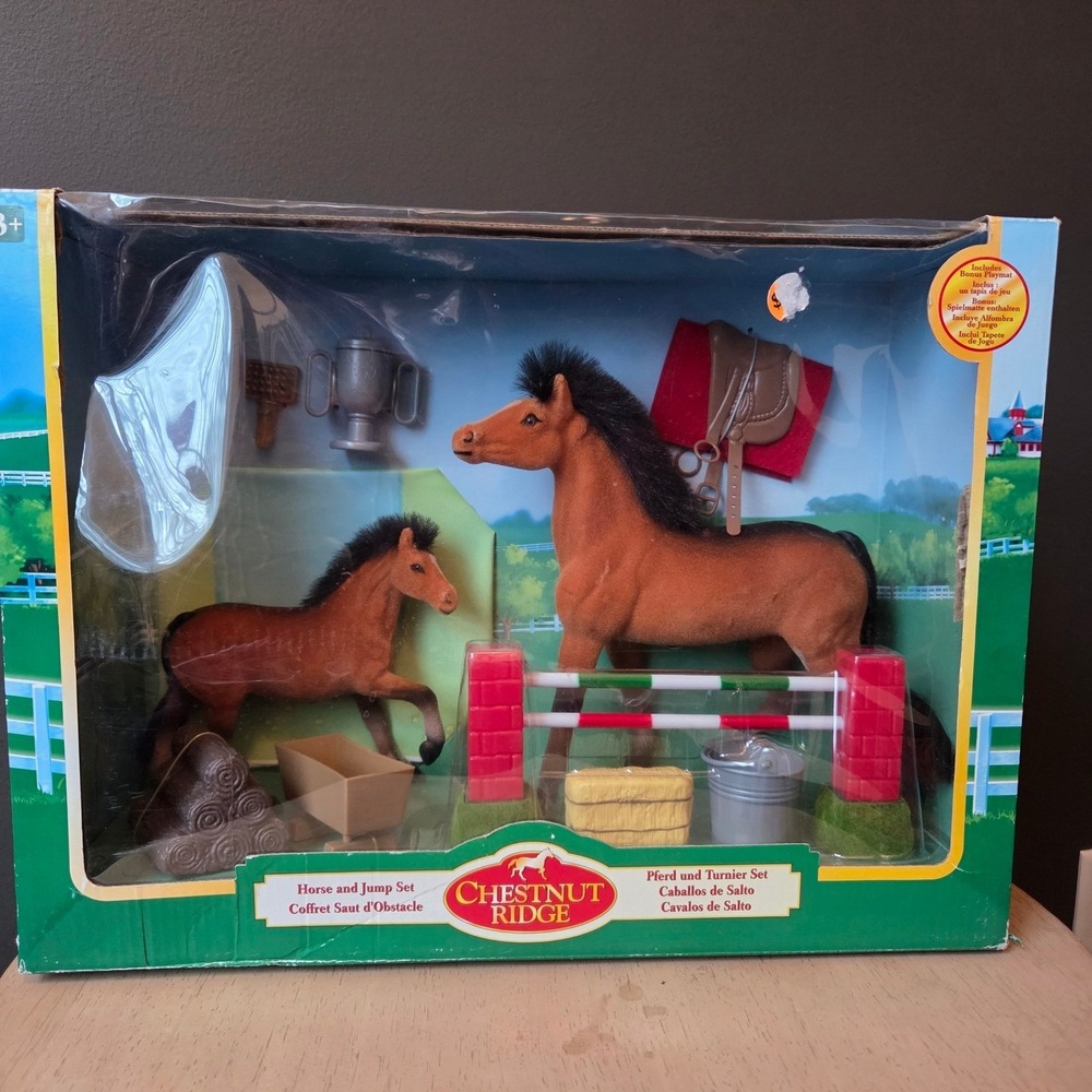 Chestnut‎ Ridge Horse and Jump Set Toys R Us Exclusive 2008 Flocked Horses 96856